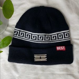 Breezy Excursion razor blade beanie